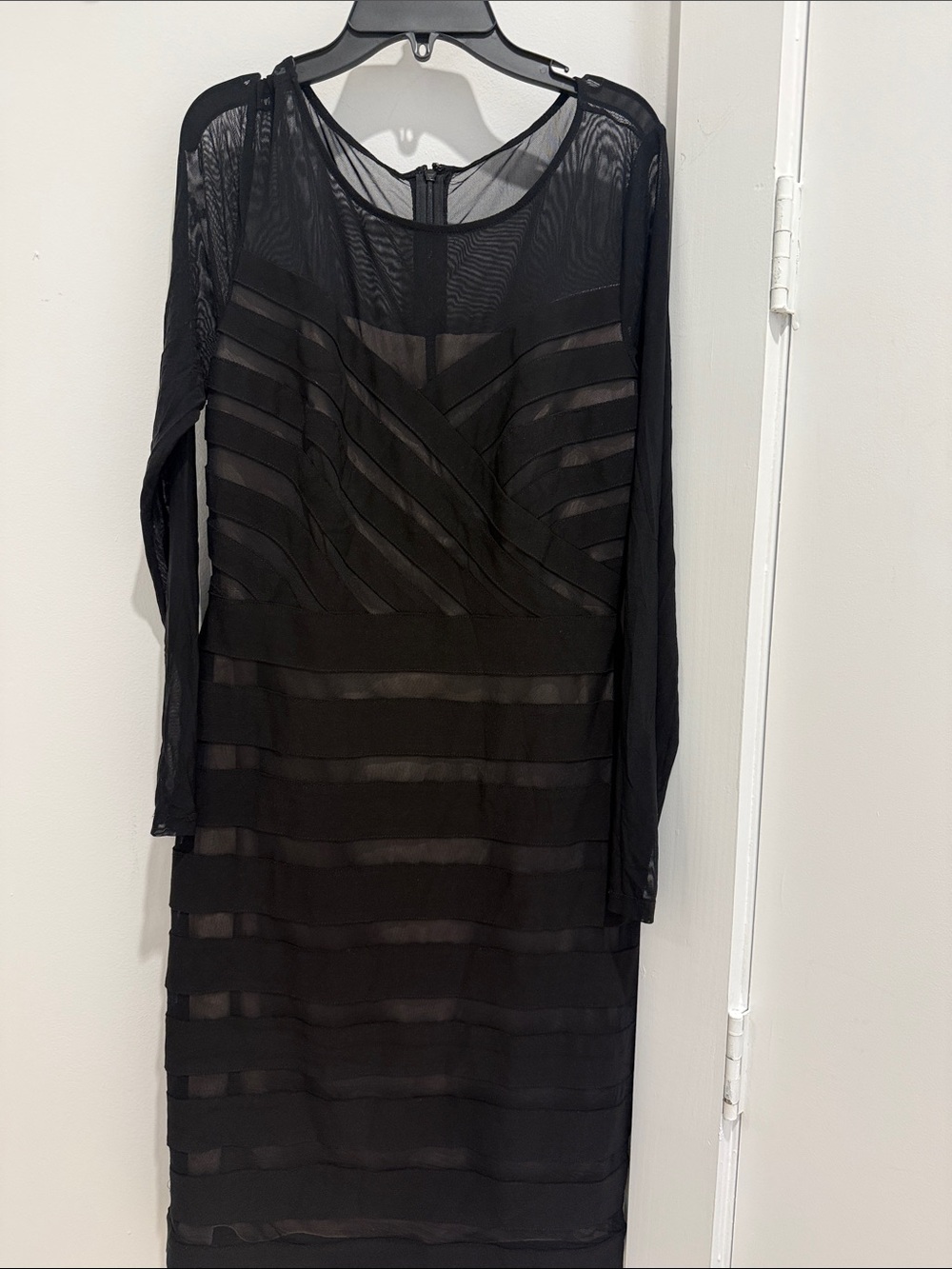 Adrianna Papell Elegant Black Long-Sleeve Sheer Panel Dress